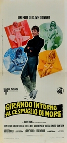 Here We Go Round the Mulberry Bush - Italian Movie Poster (xs thumbnail)