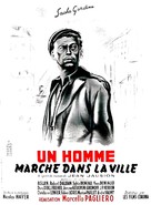 Un homme marche dans la ville - French Movie Poster (xs thumbnail)