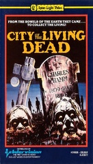 Paura nella citt&agrave; dei morti viventi - Movie Cover (xs thumbnail)