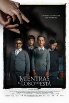 Mientras el Lobo No Est&aacute; - Mexican Movie Poster (xs thumbnail)