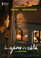 Les gens d&#039;&agrave; c&ocirc;t&eacute; - French Movie Poster (xs thumbnail)