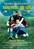 Un giorno perfetto - Turkish Movie Poster (xs thumbnail)