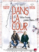 Dans la cour - French Movie Poster (xs thumbnail)