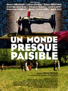 Un monde presque paisible - French Movie Poster (xs thumbnail)
