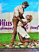 Les filles s&egrave;ment le vent - French Movie Poster (xs thumbnail)