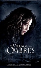 Le village des ombres - French Movie Poster (xs thumbnail)