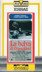 Le vampire de D&uuml;sseldorf - Italian VHS movie cover (xs thumbnail)