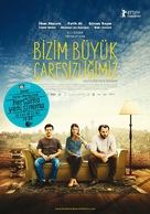 Bizim B&uuml;y&uuml;k &Ccedil;aresizligimiz - Turkish Movie Poster (xs thumbnail)