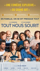 Tout nous sourit - French Movie Poster (xs thumbnail)