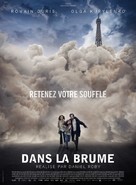 Dans la brume - French Movie Poster (xs thumbnail)