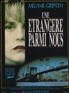A Stranger Among Us - French Movie Poster (xs thumbnail)