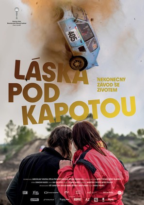 L&aacute;ska pod kapotou - Czech Movie Poster (thumbnail)