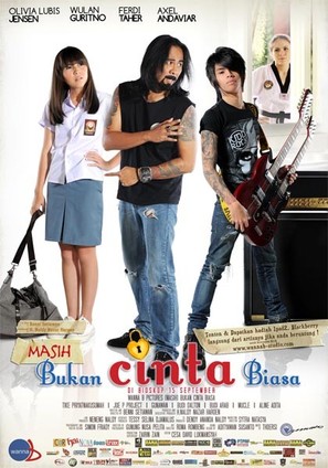 Masih bukan cinta biasa - Indonesian Movie Poster (thumbnail)