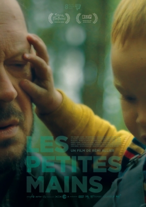 Les petites mains - French Movie Poster (thumbnail)