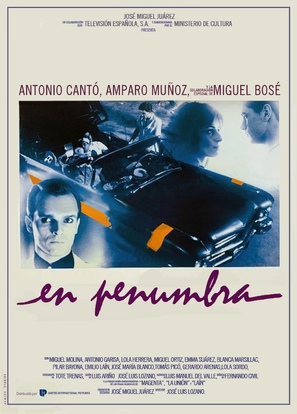 En penumbra - Spanish Movie Poster (thumbnail)