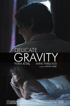 D&eacute;licate Gravit&eacute; - French Movie Poster (thumbnail)