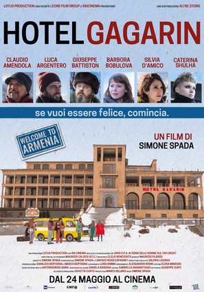 Hotel Gagarin - Italian Movie Poster (thumbnail)