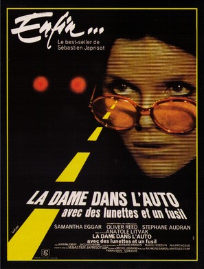 The Lady in the Car with Glasses and a Gun - French Movie Poster (thumbnail)