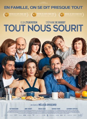 Tout nous sourit - French Movie Poster (thumbnail)