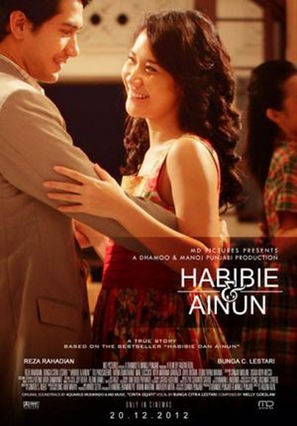 Habibie &amp; Ainun - Indonesian Movie Poster (thumbnail)