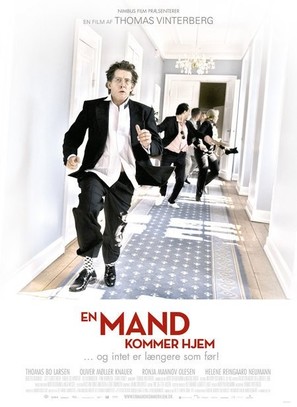 En mand kommer hjem - Danish Movie Poster (thumbnail)