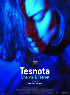 Tesnota - French Movie Poster (thumbnail)
