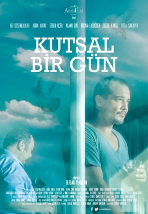 Kutsal Bir G&uuml;n - Turkish Movie Poster (thumbnail)