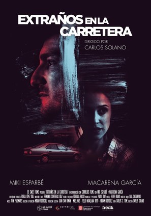 Extra&ntilde;os en la carretera - Spanish Movie Poster (thumbnail)
