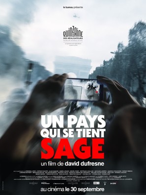 Un pays qui se tient sage - French Movie Poster (thumbnail)